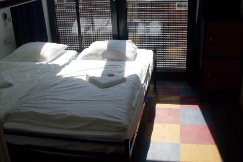 Bud Gett Hostels