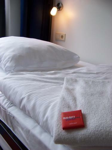 Bud Gett Hostels