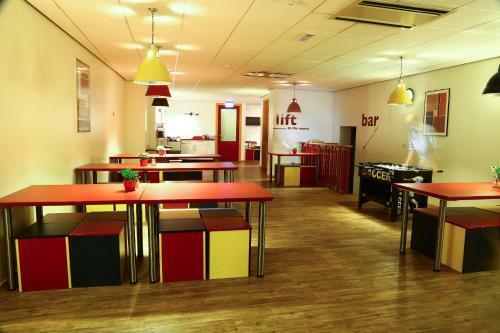 Bud Gett Hostels