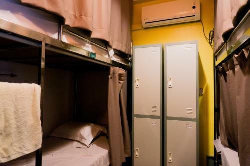 Bed & Breakfast Sleep In Hostel