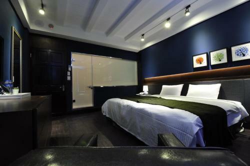 Young Motel
