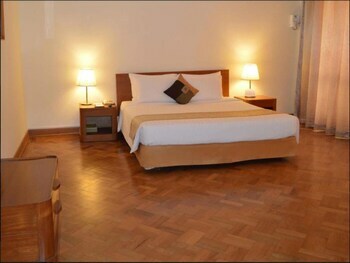 Inya Lake Hotel