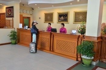 Grand Palace Hotel