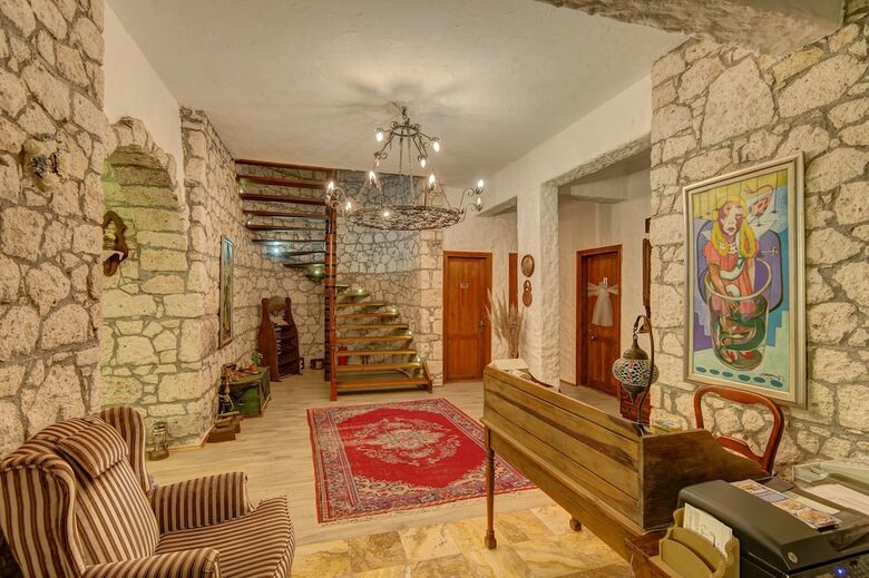 Lale Lodge Hotel