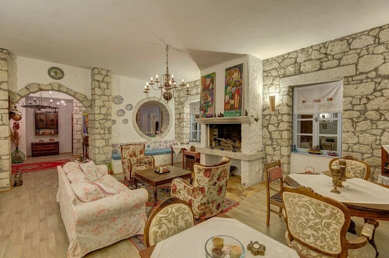 Lale Lodge Hotel