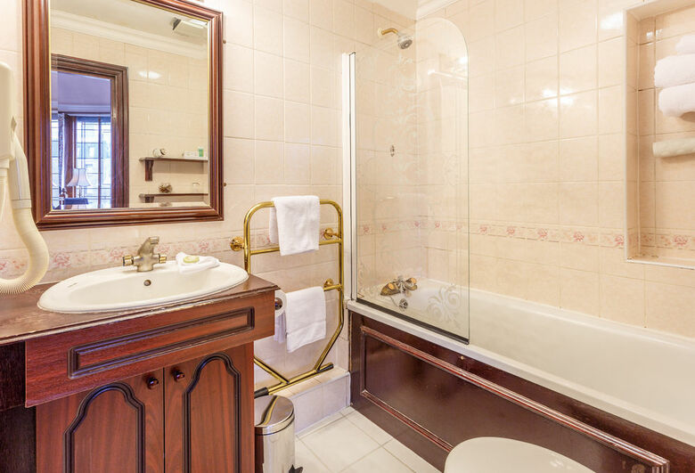 London Elizabeth Hotel