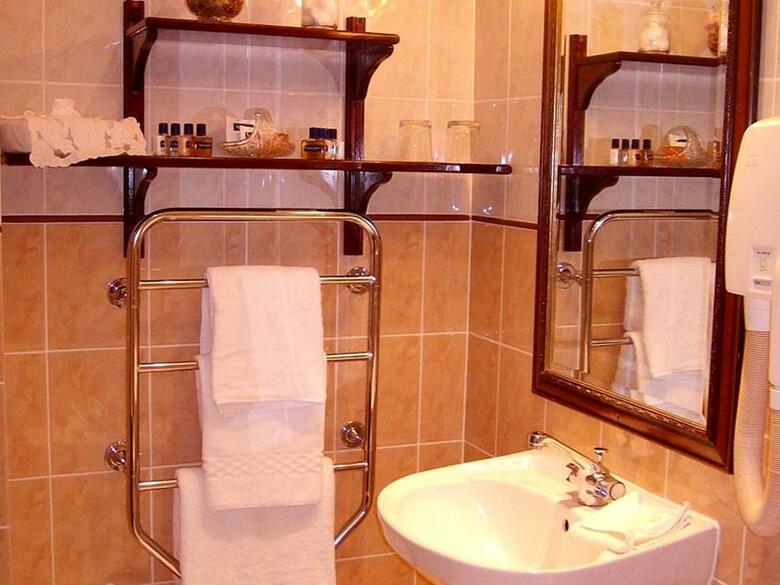 London Elizabeth Hotel