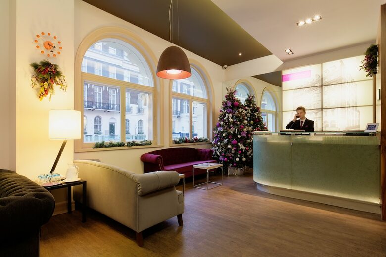 Hotel Ambassadors In Bloomsbury