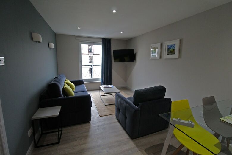Fountain Court Aparthotel