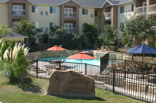 Hotel Arbor Inn And Suites