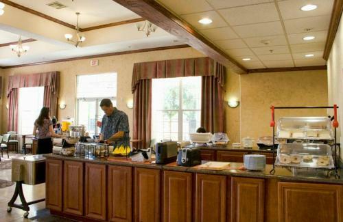 Hotel Arbor Inn And Suites
