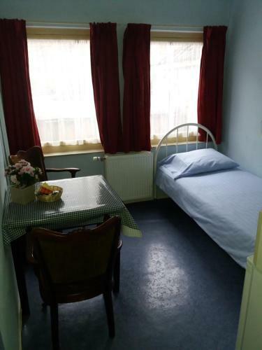 Hostal Pension Tivoli