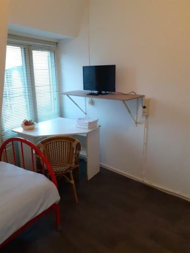 Hostal Pension Tivoli