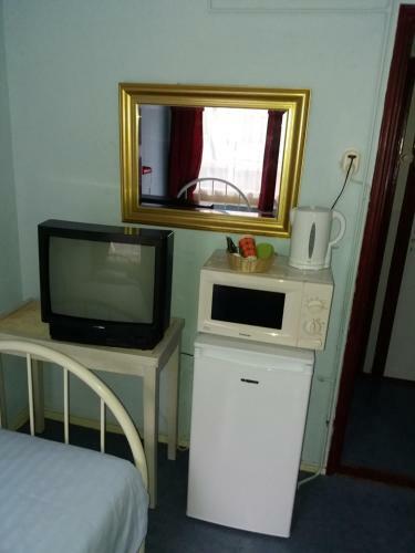 Hostal Pension Tivoli