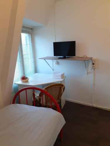 Hostal Pension Tivoli