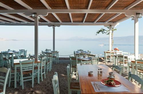Hostal Four Seasons Hydra Luxury Suites