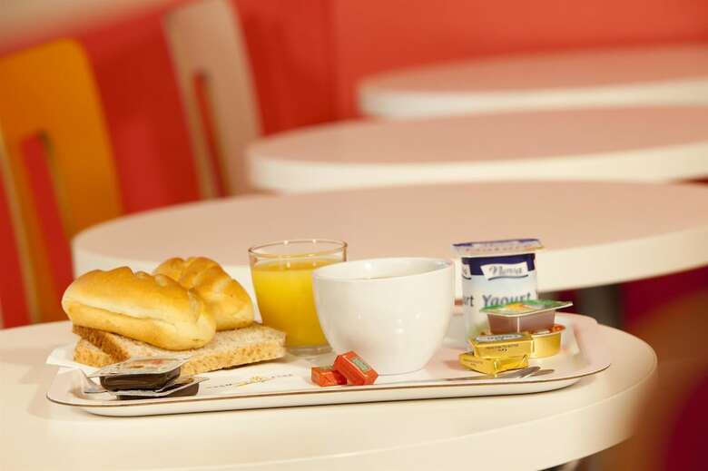 Hotel Premiere Classe Lyon Est Aeroport Saint Exupery