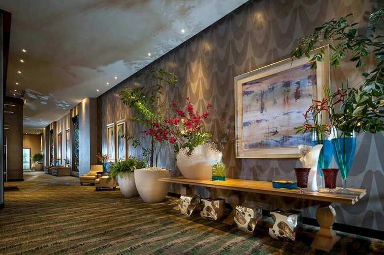 Hotel Embassy Suites By Hilton Santo Domingo