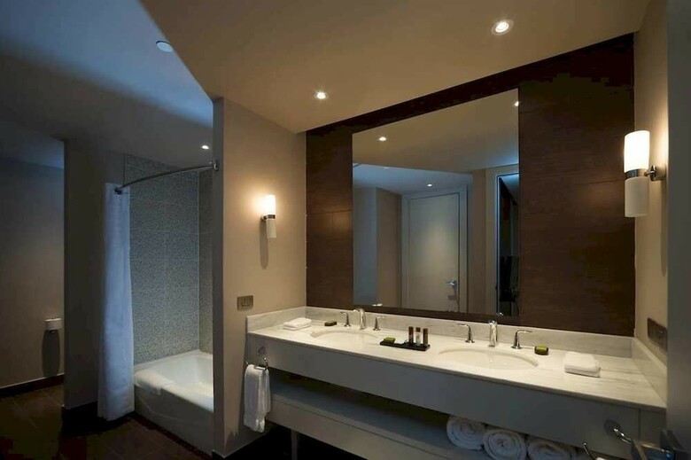 Hotel Embassy Suites By Hilton Santo Domingo