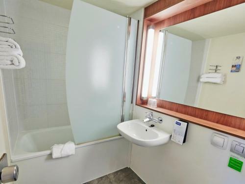 Hotel Kyriad Paris Nord - Ecouen La Croix Verte