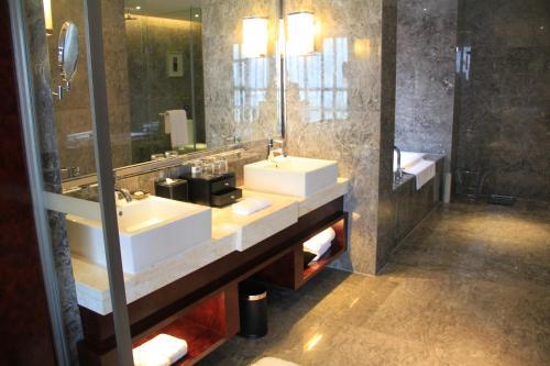 Grand Metropark Universal Dinosaur Town Hotel