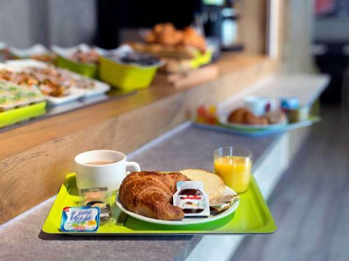 Hotel Ibis Budget Caen Memorial