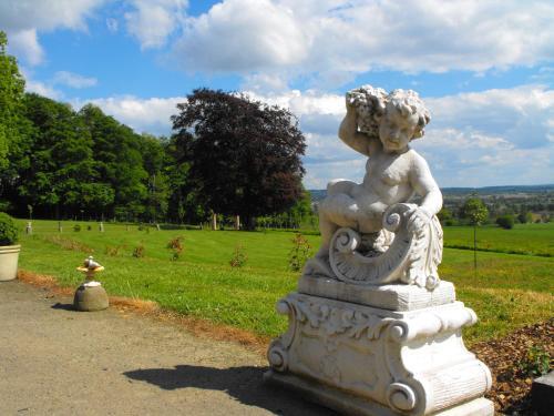 Hostal Ch�teau De Montbrault