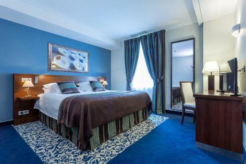 Hotel La Cote Des Monts Damn�s