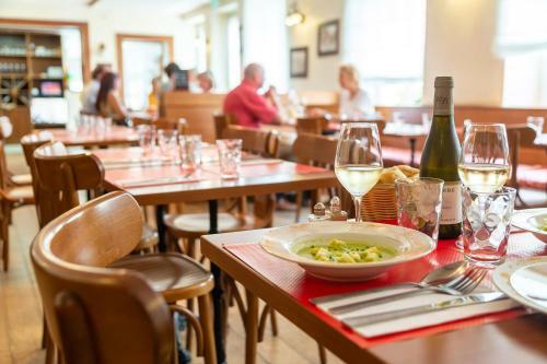 Hotel La Cote Des Monts Damn�s