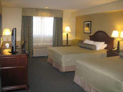 Hotel Pine Barn Inn