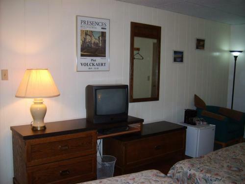 Capricorn Motel Royale 1000 Islands