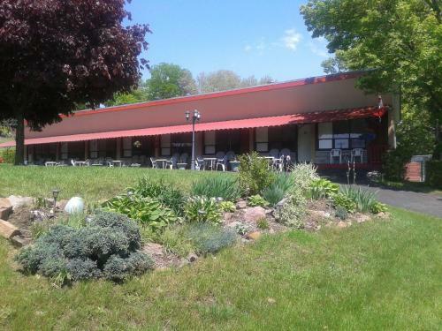 Capricorn Motel Royale 1000 Islands