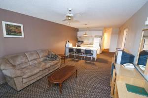 Hotel Quality Inn & Suites High Level