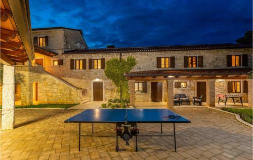 Holiday Home Tinjan 60