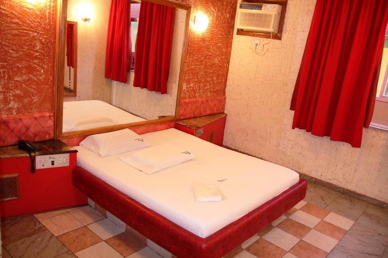 Shelton Hotel (adult Only)
