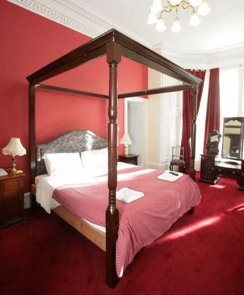 Clifton Hotel