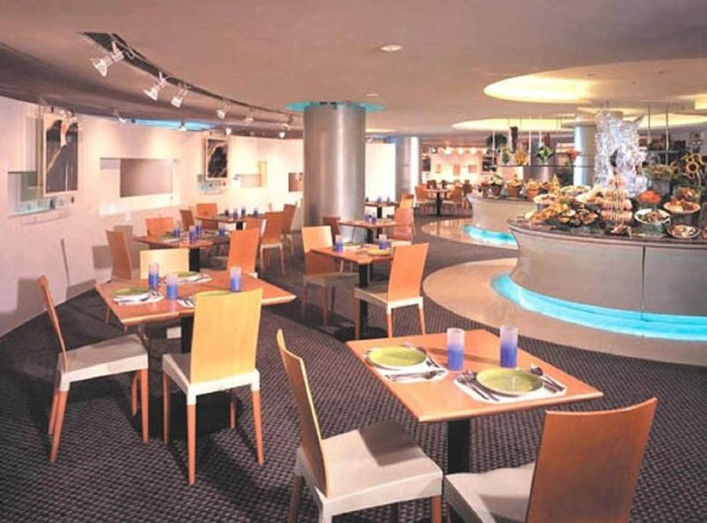 Hotel Regal Airport