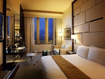 Hotel Regal Airport