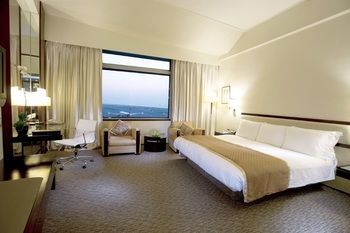 Hotel Regal Airport