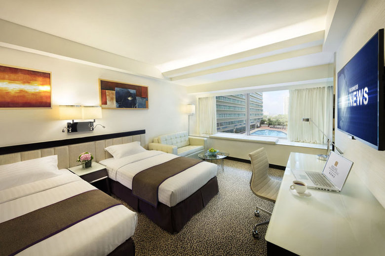 Regal Riverside Hotel