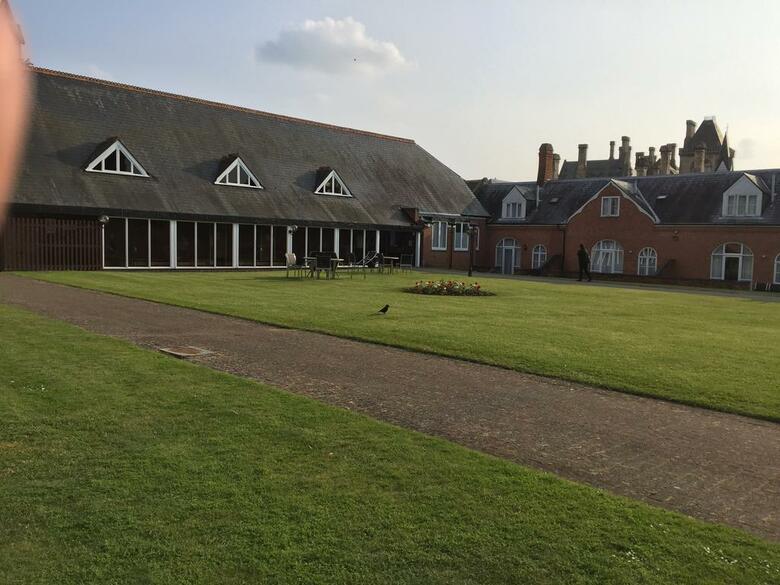 Hotel Walton Hall