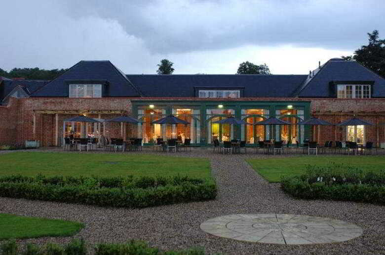 Hotel Walton Hall