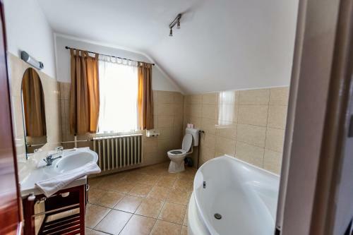 Hostal B�stya Panzi� �s �tterem