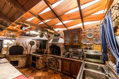 Hostal B�stya Panzi� �s �tterem