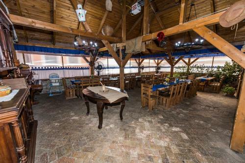Hostal B�stya Panzi� �s �tterem