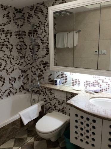 Ri Yue Guang Apartment