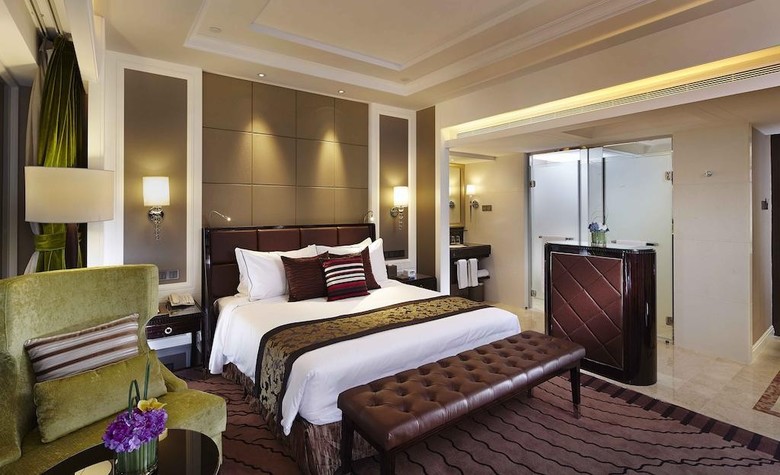 Legend International Hotel