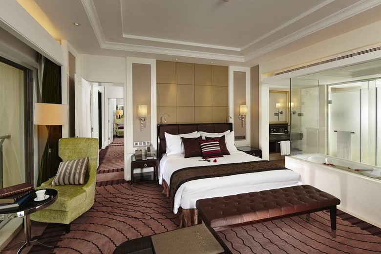 Legend International Hotel