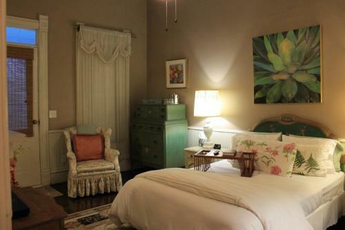 Posada Grand Magnolia Suites