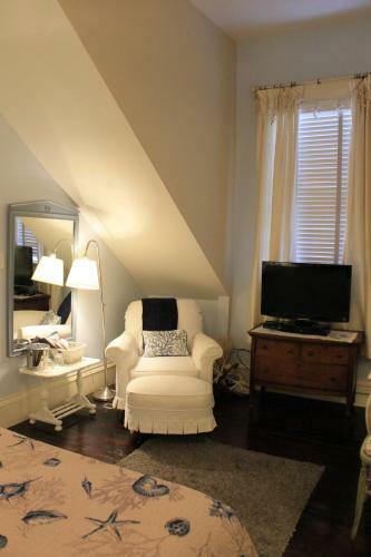 Posada Grand Magnolia Suites